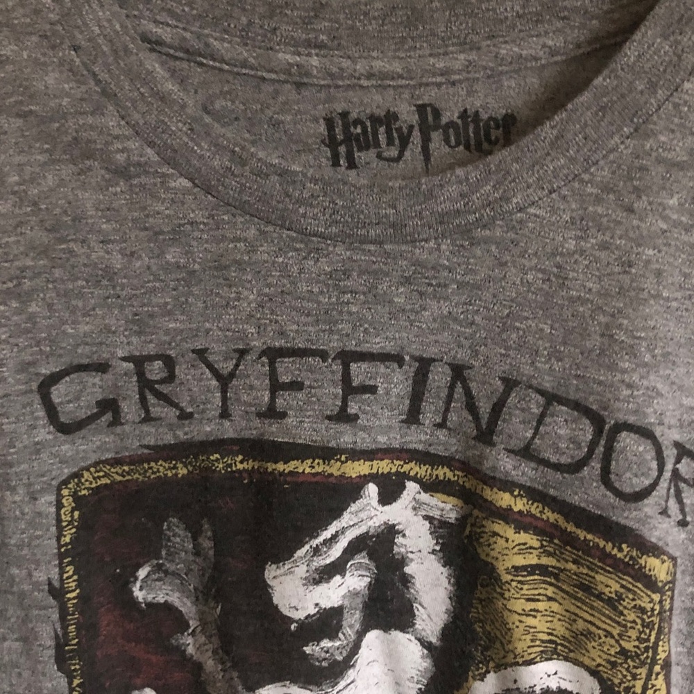 Warner Bros. Kids' Gray Gryffindor Crest Tee
